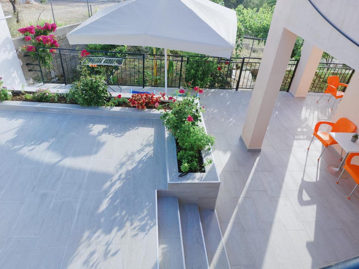 Orange Guest House Dhermi Exterior photo